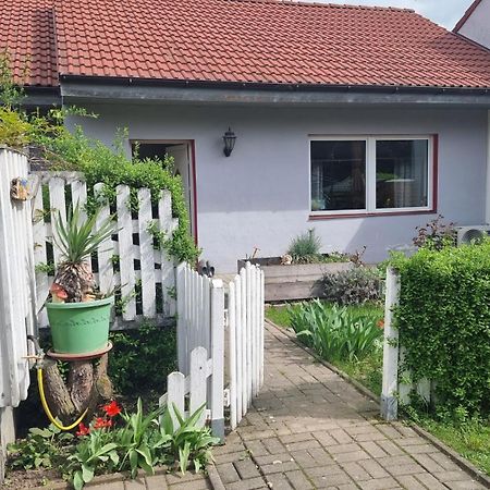 Zimmervermietung Zahn Baalberge Buitenkant foto
