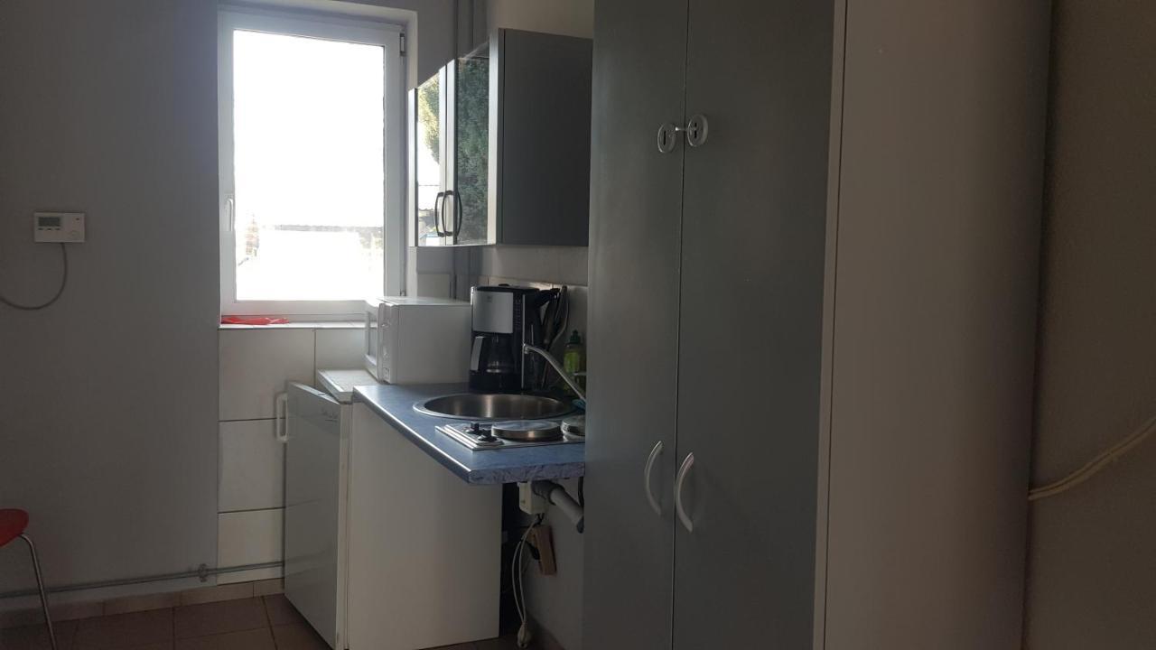 Zimmervermietung Zahn Baalberge Buitenkant foto