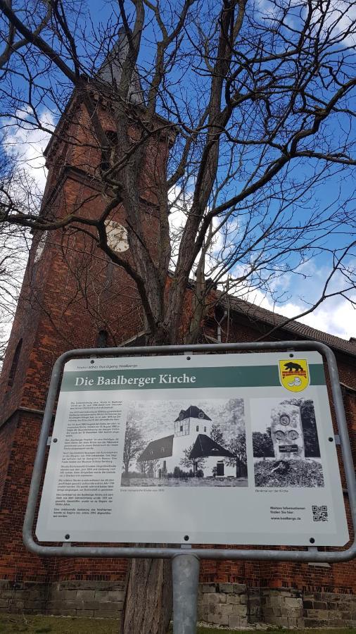 Zimmervermietung Zahn Baalberge Buitenkant foto